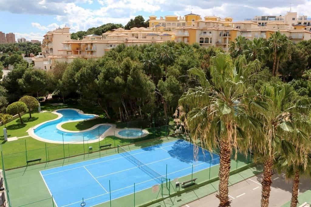 Apartment In Campoamor Overlooking The Swimming Pool Εξωτερικό φωτογραφία